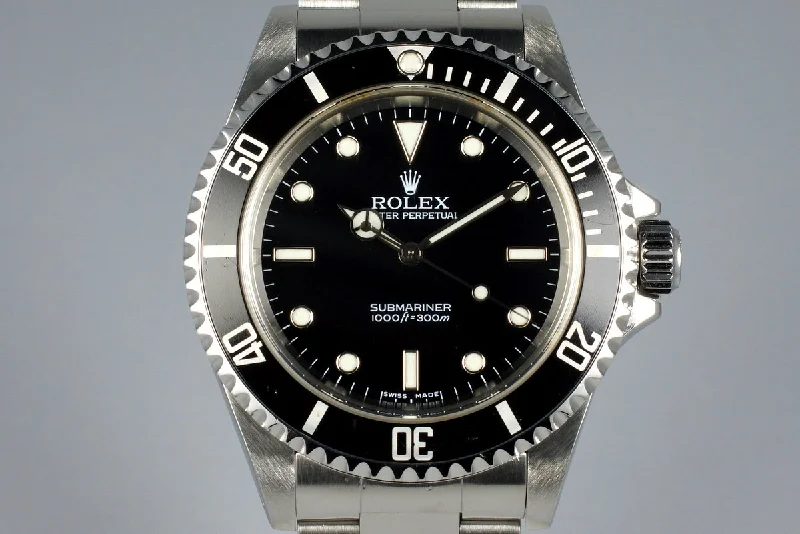 Rolex Sea-Dweller 43mm with steel bracelet -2006 Rolex Submariner 14060M