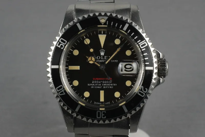 Rolex Sea-Dweller 43mm with steel bracelet -1969 Rolex Red Submariner 1680 Meters First Mark 3 turning Brown