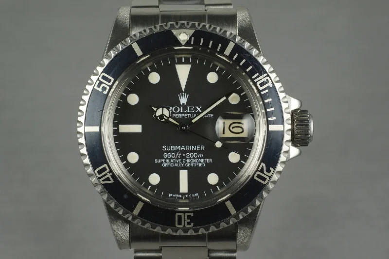 Rolex watches with smooth or fluted bezels -1979 Rolex Submariner 1680