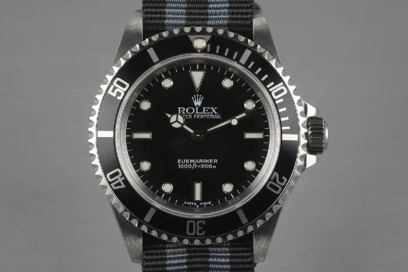 Rolex Submariner with stainless steel case -2002 Rolex Submariner 14060