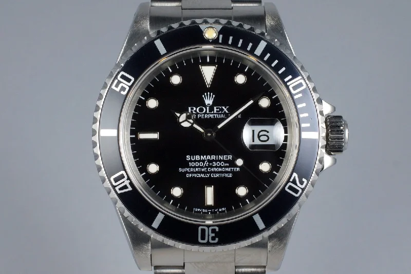 Rolex watches with gold and platinum designs -1990 Rolex Submariner 16610