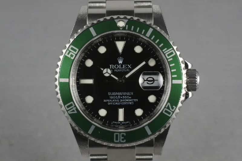 Rolex Sea-Dweller with deep-sea capabilities -2007 Rolex Green Submariner 16610 LV